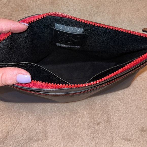 NEW!!! COACH clutch - Picture 6 of 7